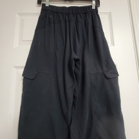Lululemon Metropolis Maven Cropped Wide Leg Pants. - Picture 8 of 16